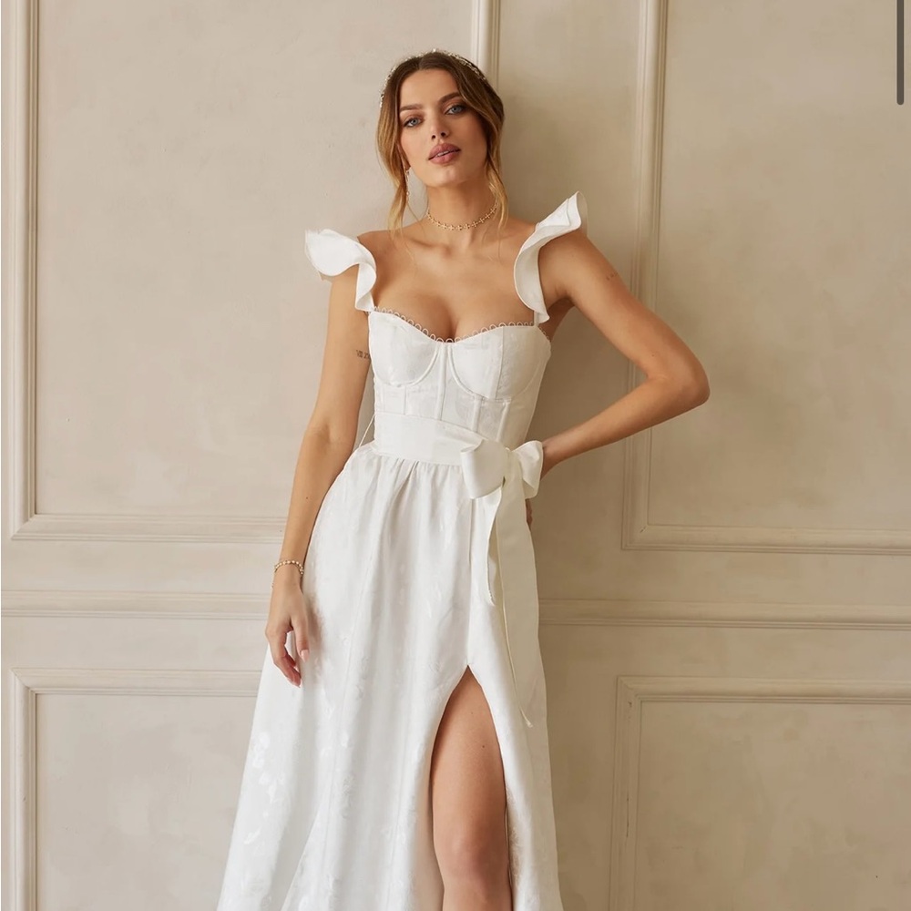 V. Chapman White Ruffle Sleeve Dress
